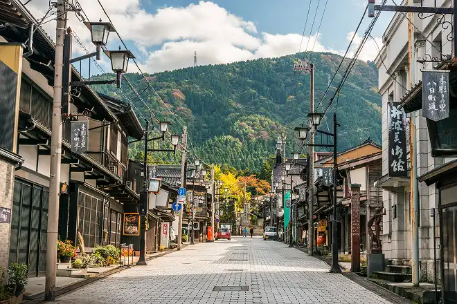 画像:八日町通り