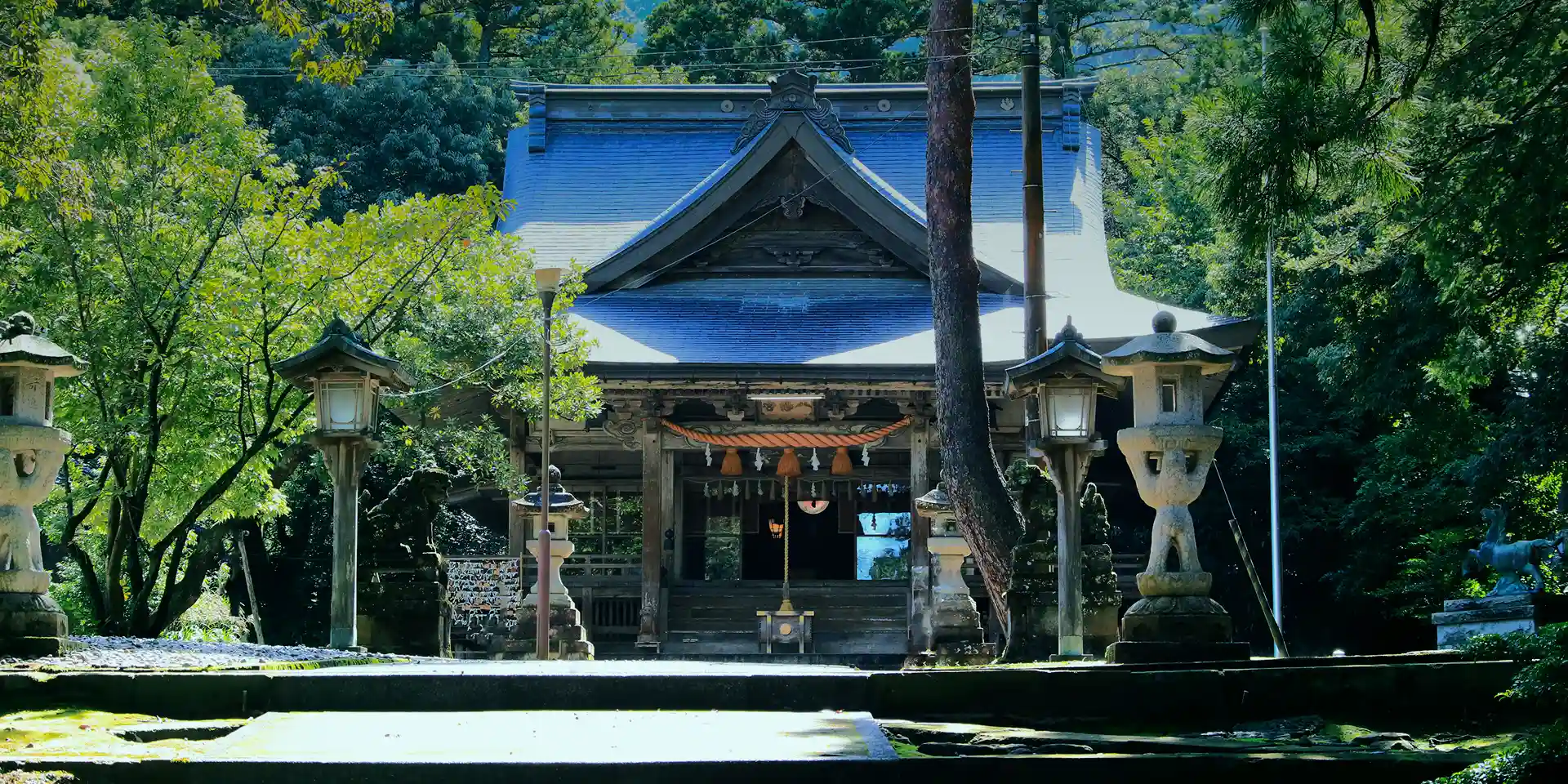 写真:井波八幡宮の外観