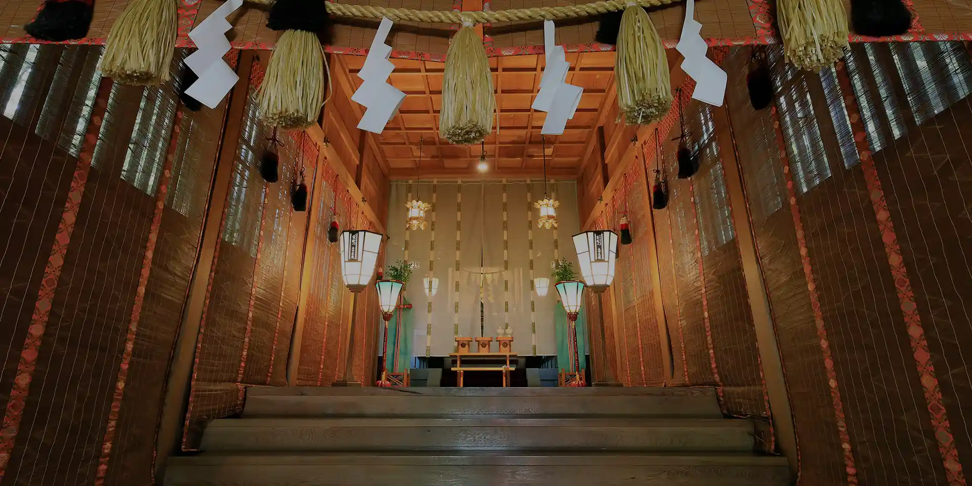 写真:井波八幡宮の御社殿