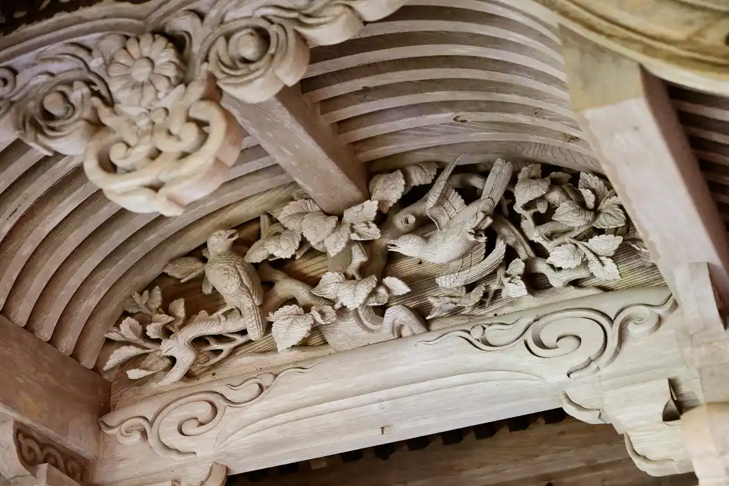 画像:井波八幡宮の木組み天井部分