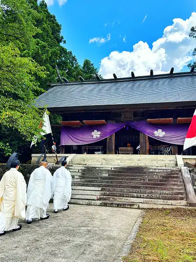 画像:井波招魂社の外観